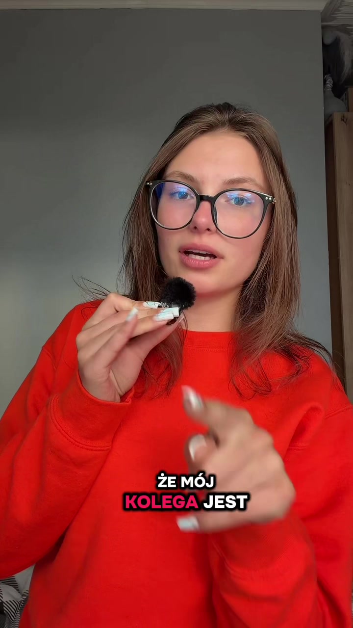 @𝑨𝒈𝒏𝒊𝒆𝒔𝒛𝒌𝒂 🩶