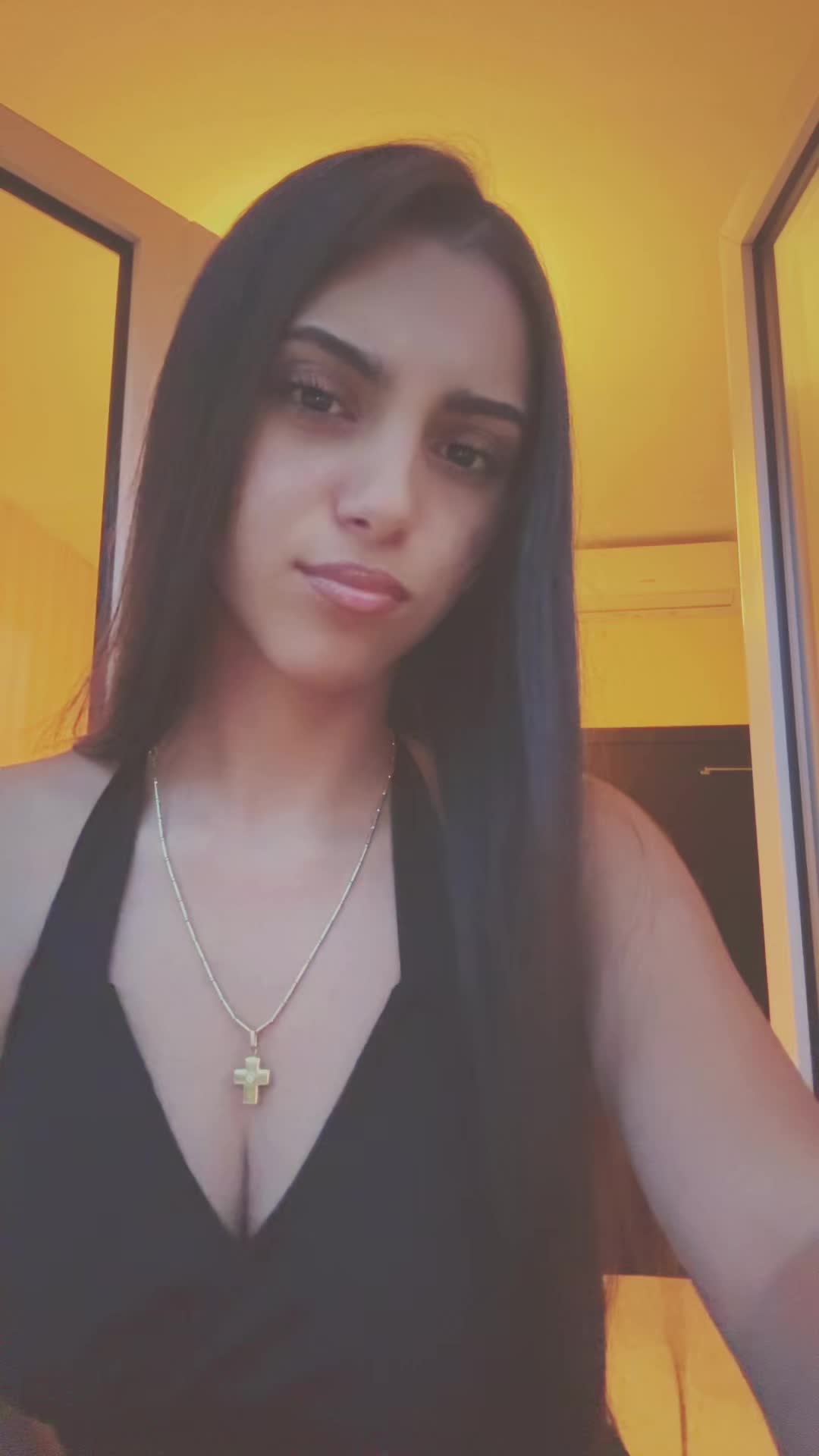 @Thereal𝓵𝓪𝓿𝓲𝓷𝓲𝓪💋