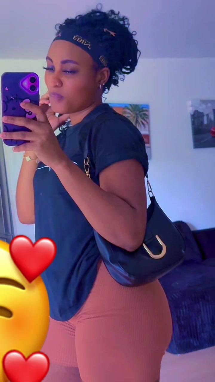 @Queen Chocolate 🍫🌹😘🥵👀