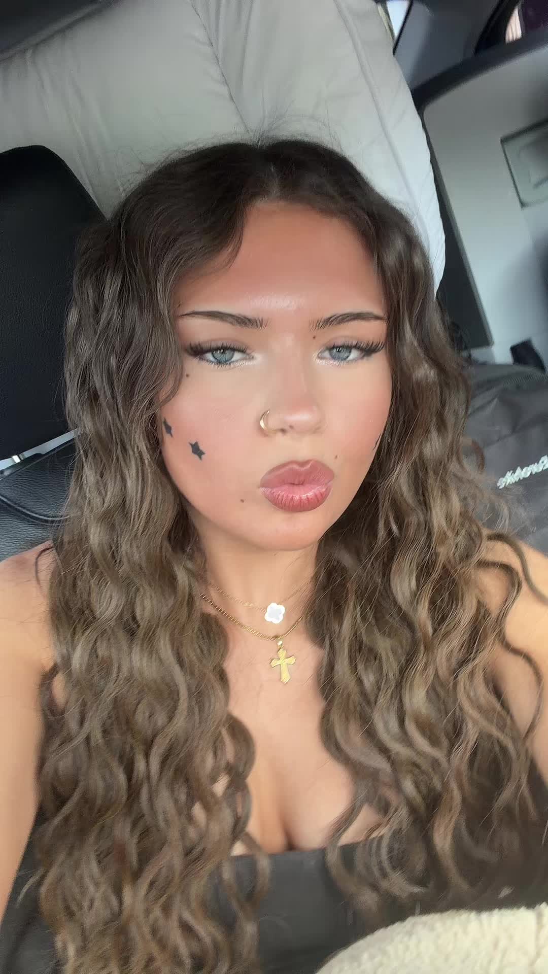 @ameliadeeekin