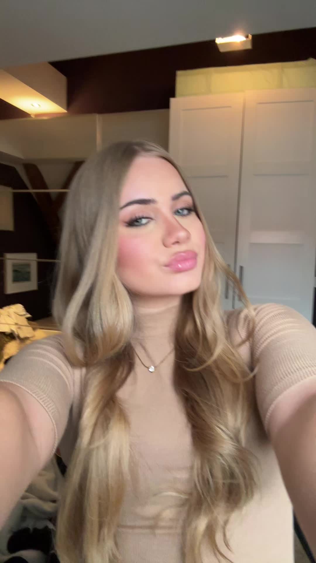 @𝓔𝓵𝓵𝓪𝓜𝓪𝔂𝓪