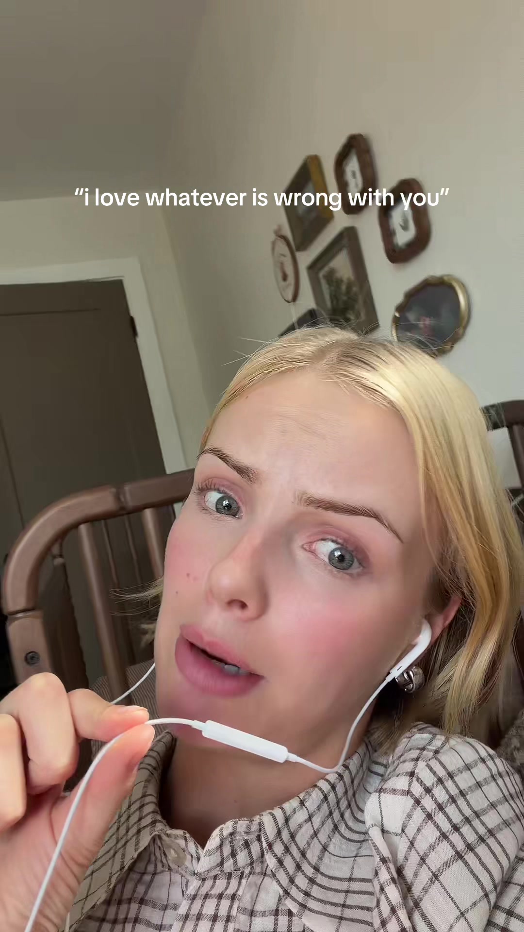 @rachelleahtia