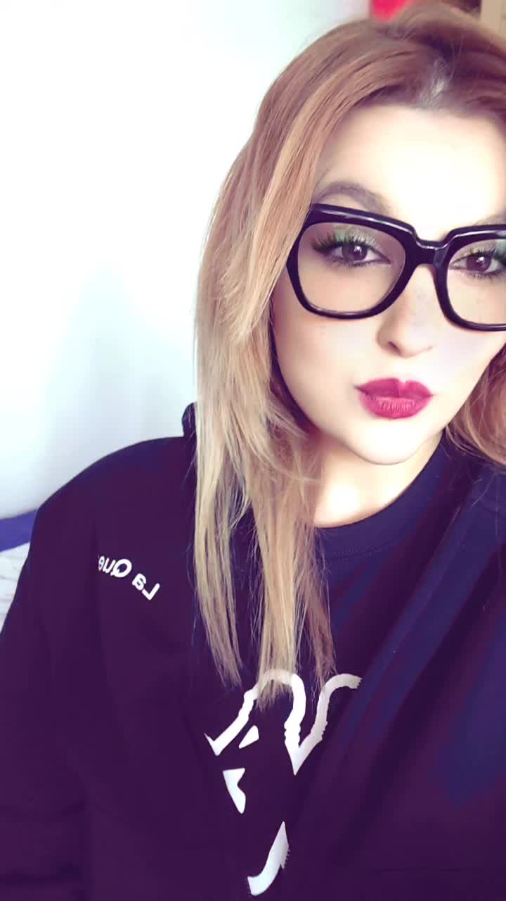 @Vanessa 🤍💜🦋