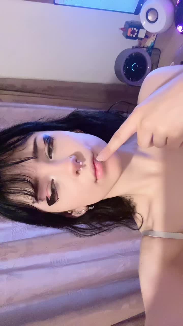 @saskia🪽