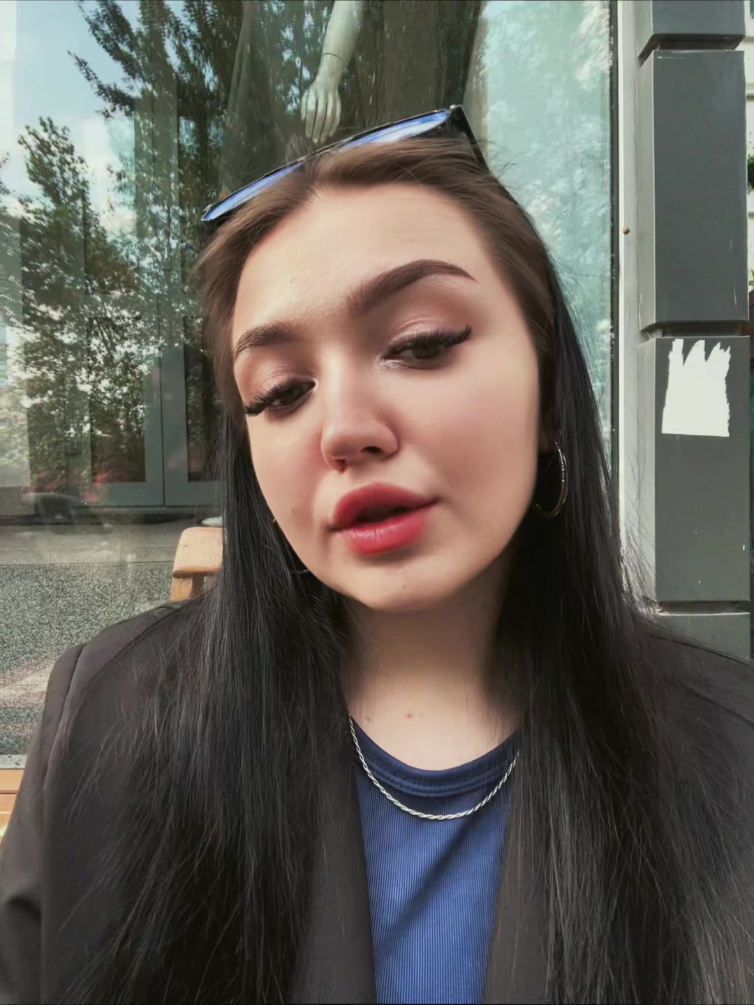 @...