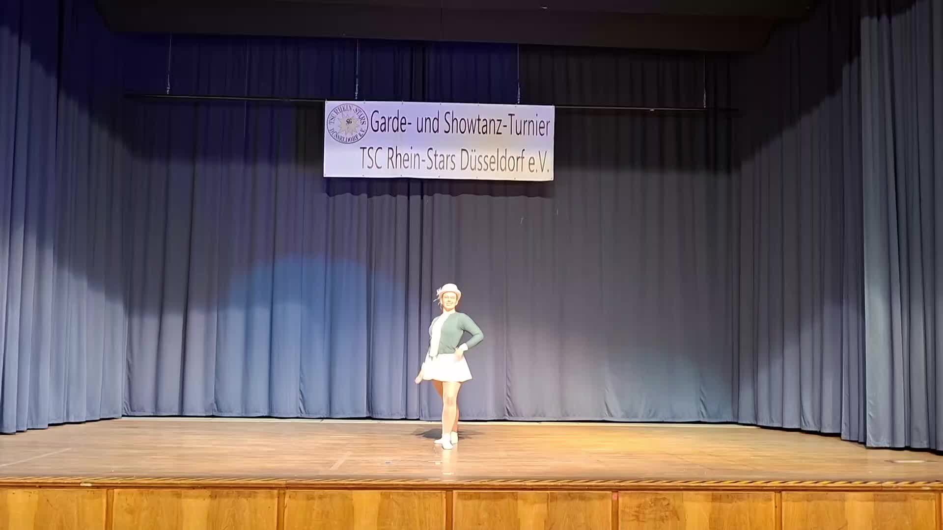 @a_flo_dance