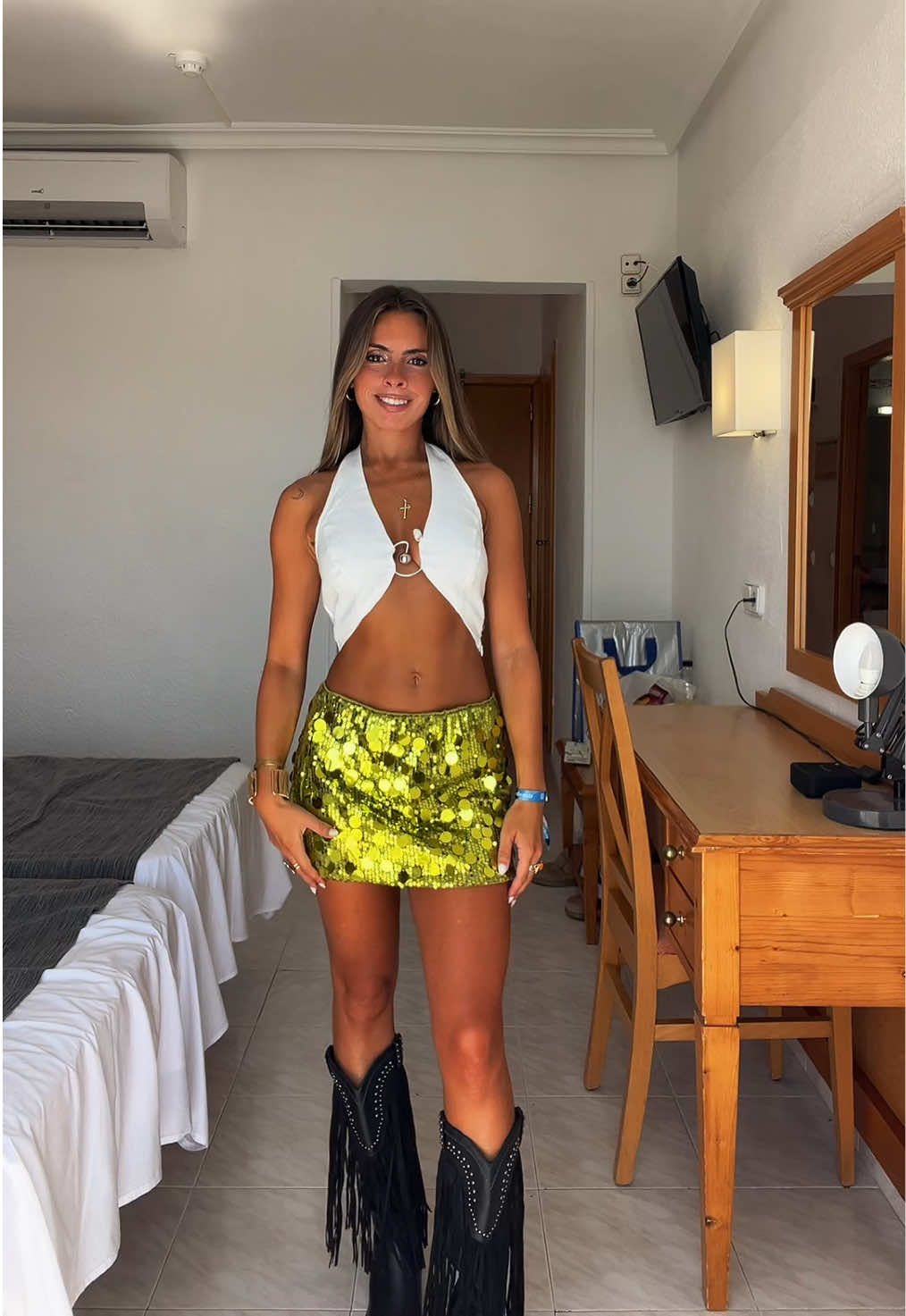 @Mónica