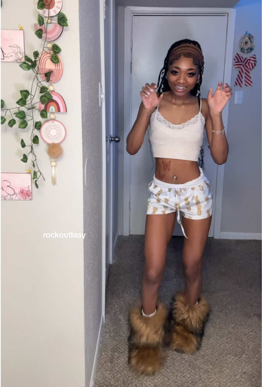 @rockoutlaay