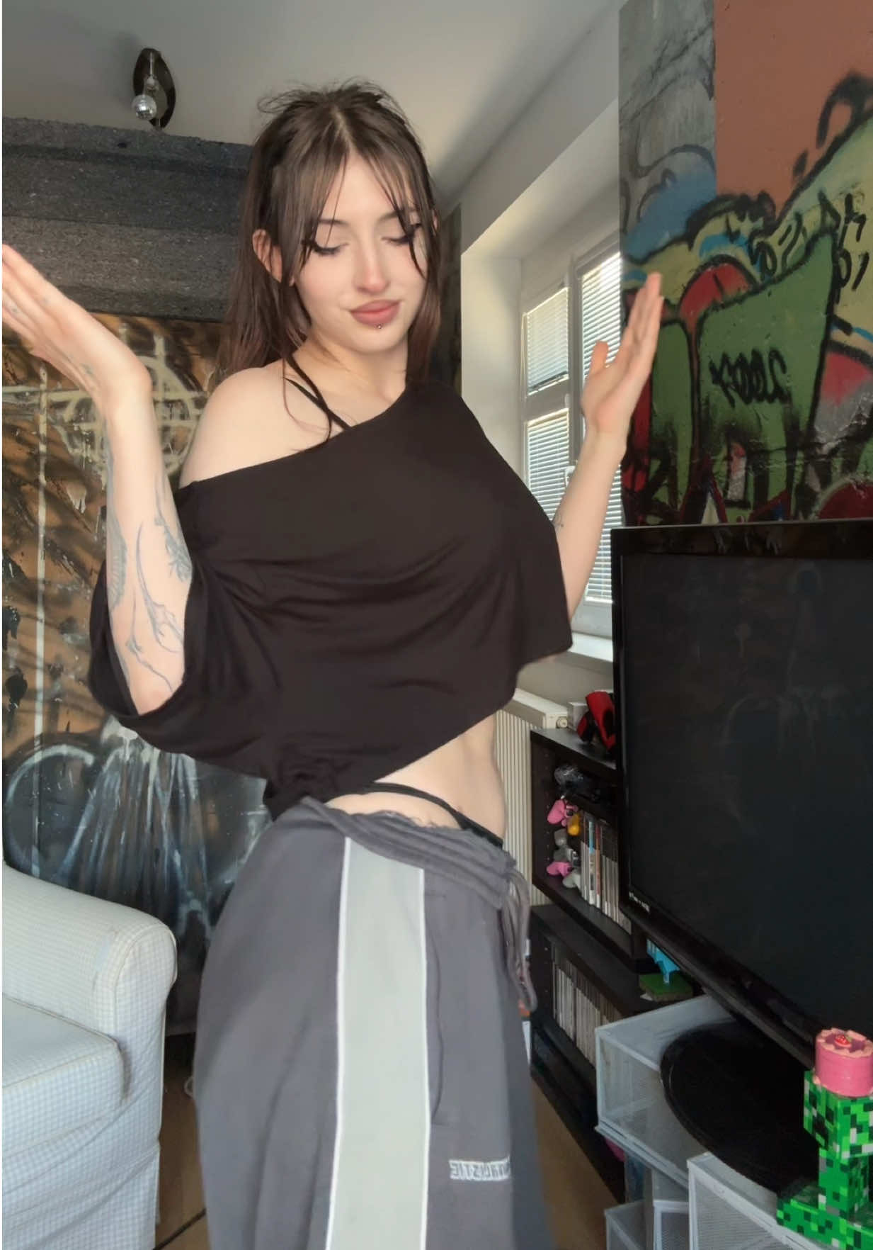 @hinxycrybaby