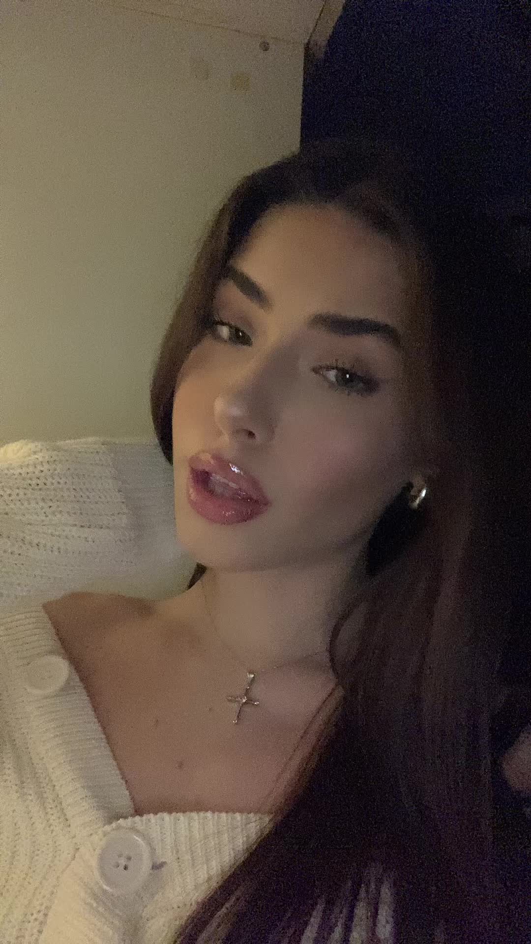 @👤
