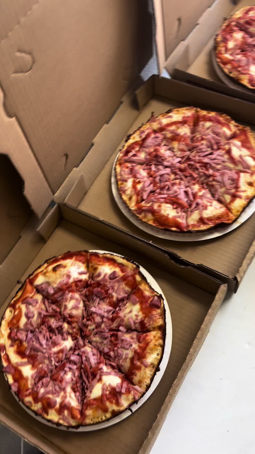 @DeCubapizzeria