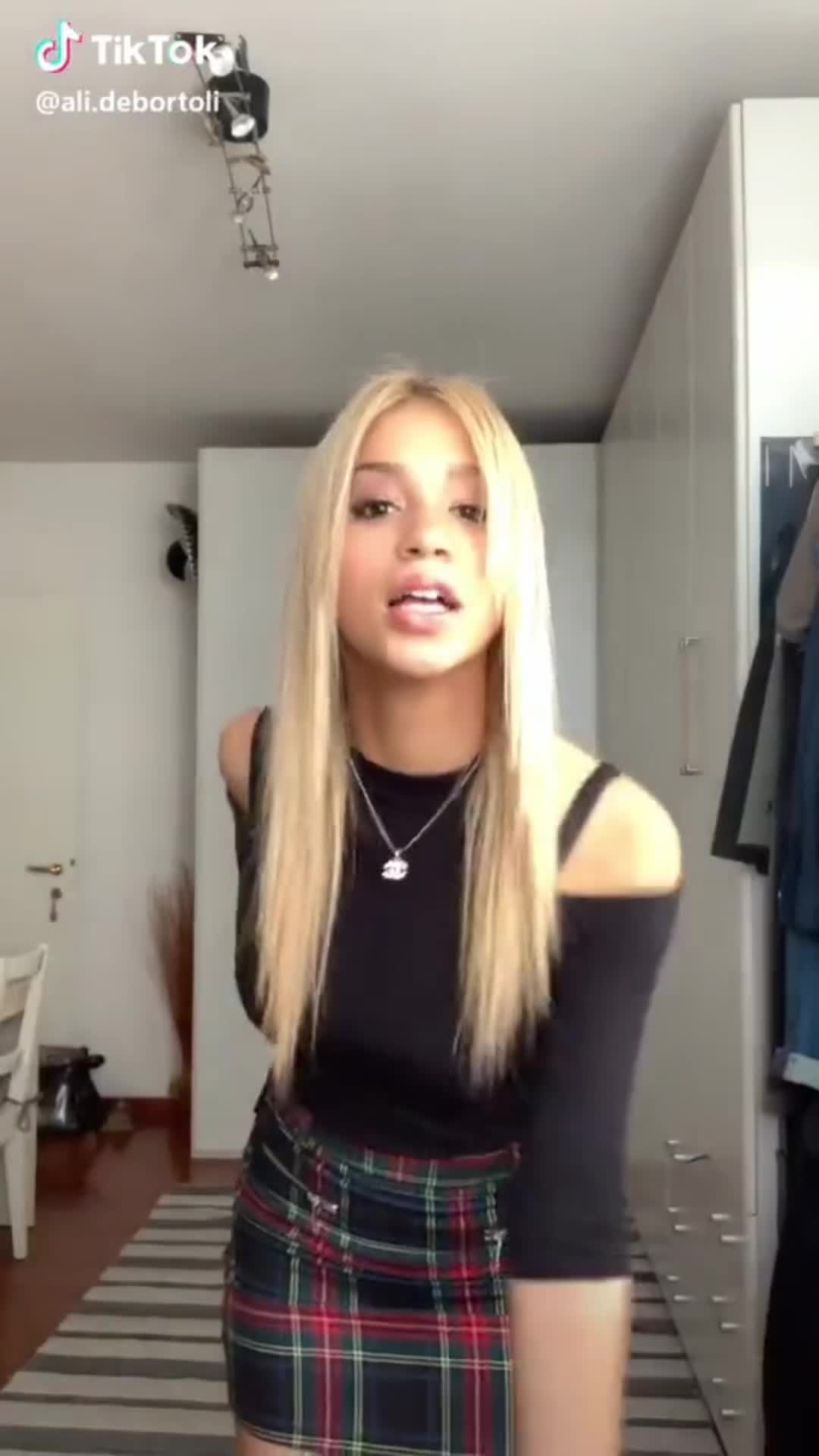 @alicedebortolifanpage