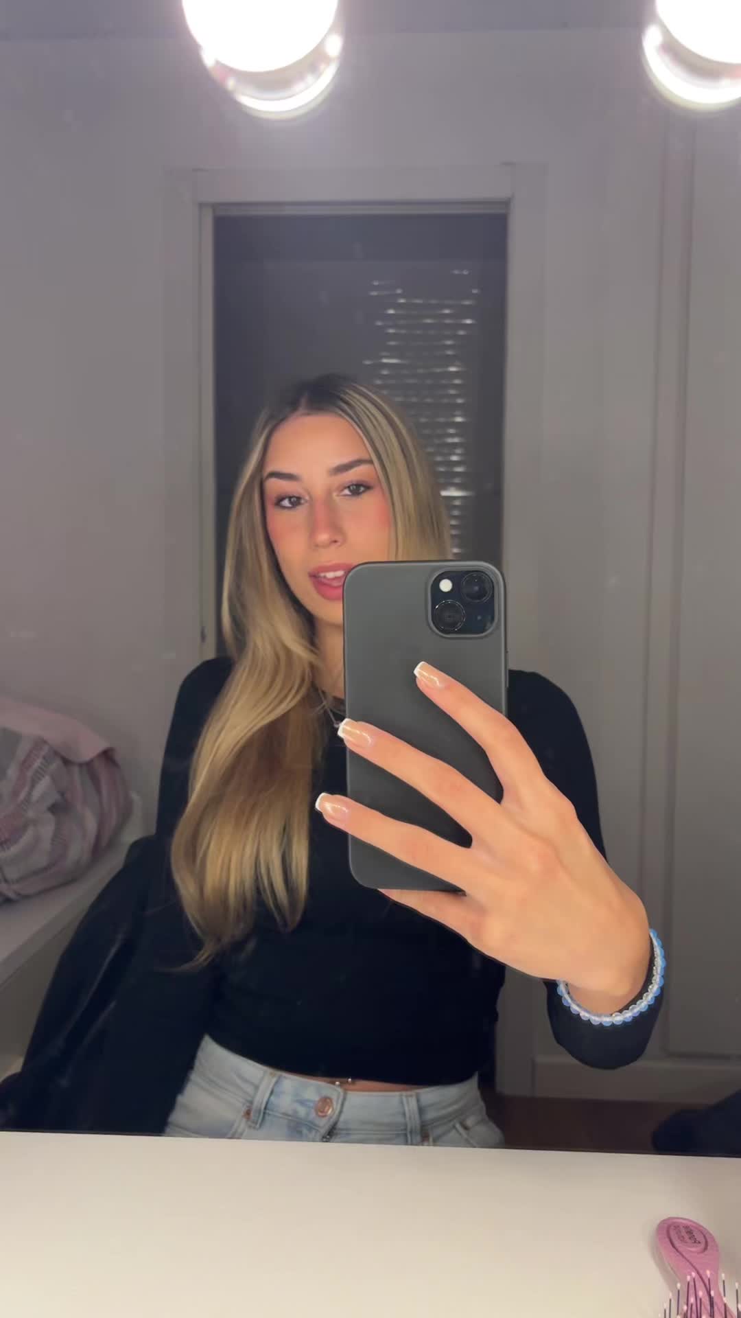 @daniela