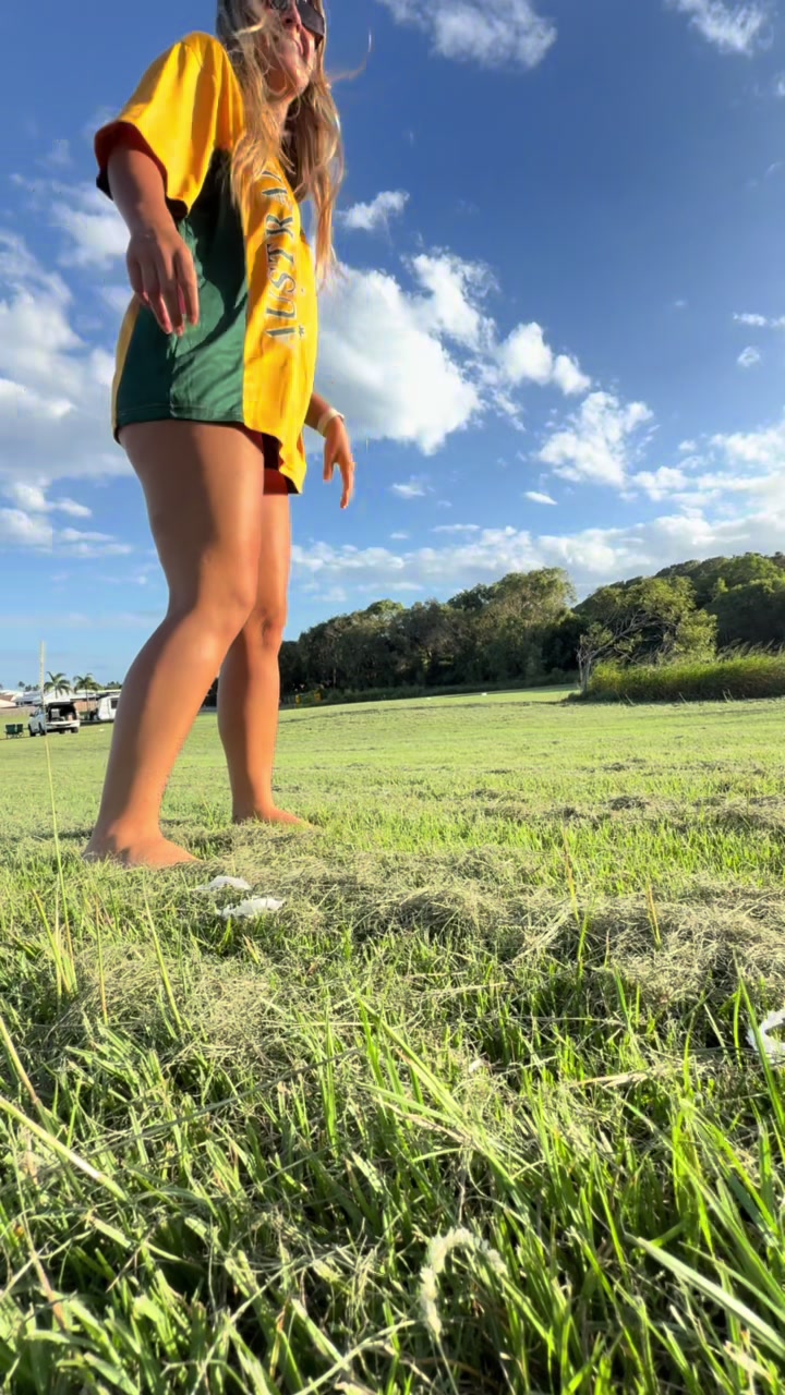 @Elladavenportt