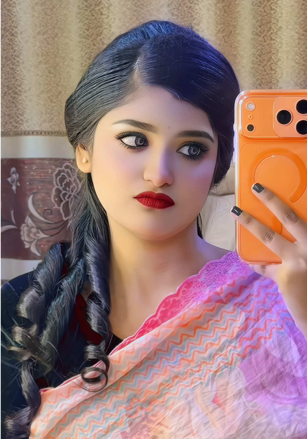 @Akhi Pakhi