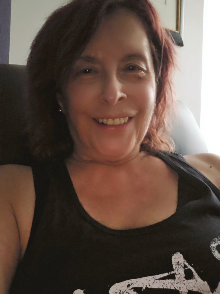 @Debbie Elicksen 🇨🇦🇺🇦🤘🧡
