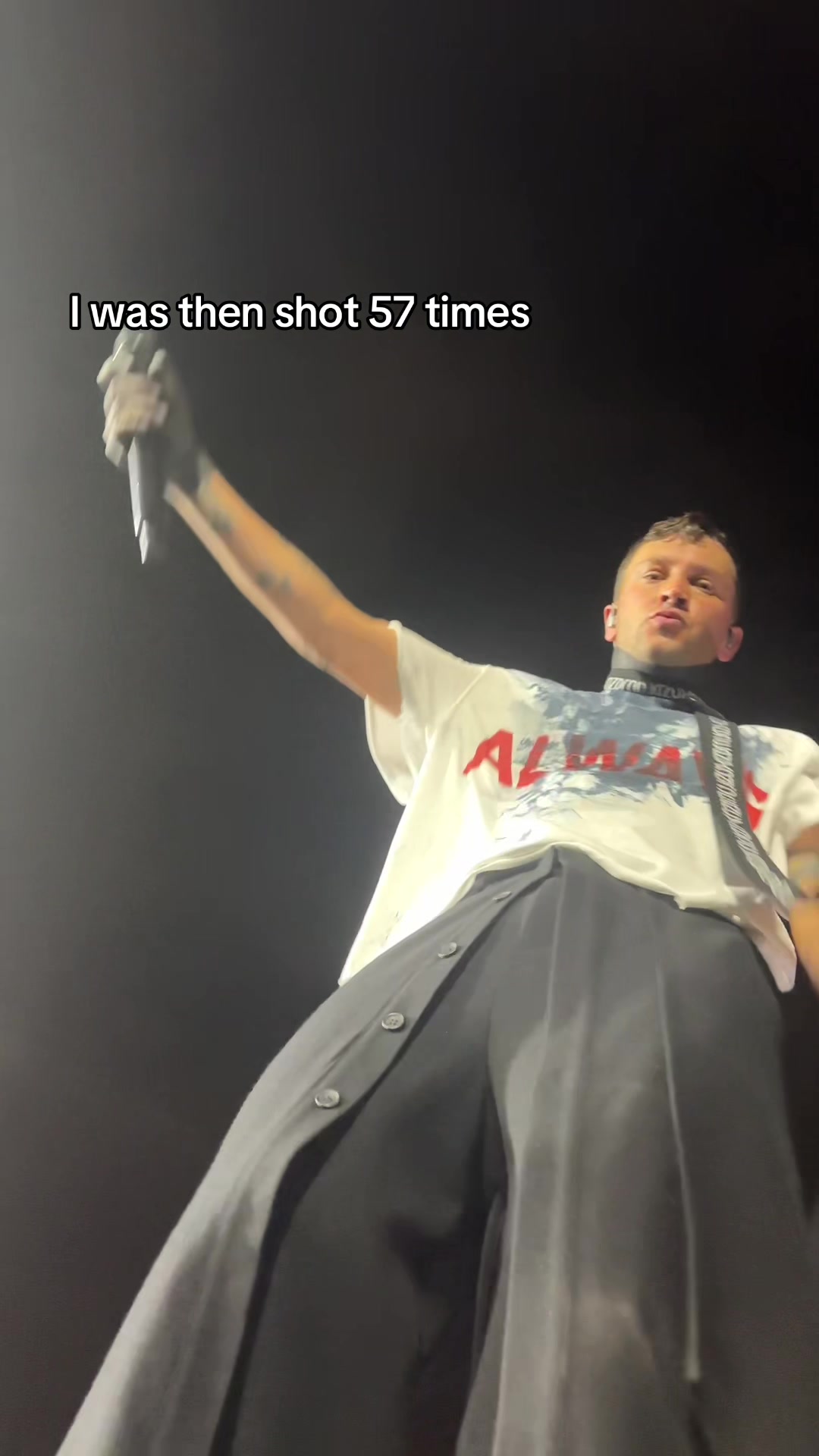 @mia |-/