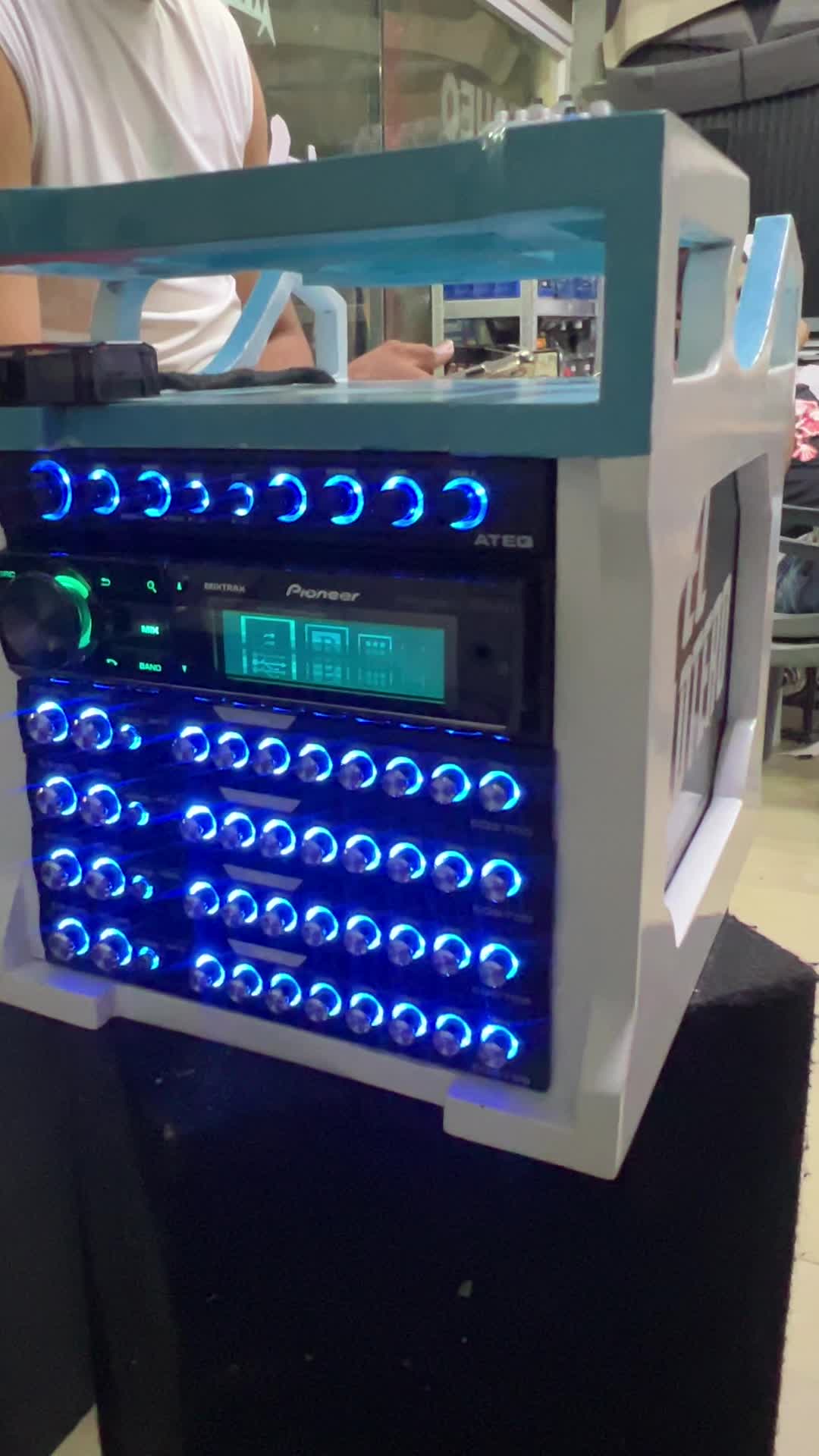 @Axel Auto Adorno y Car Audio