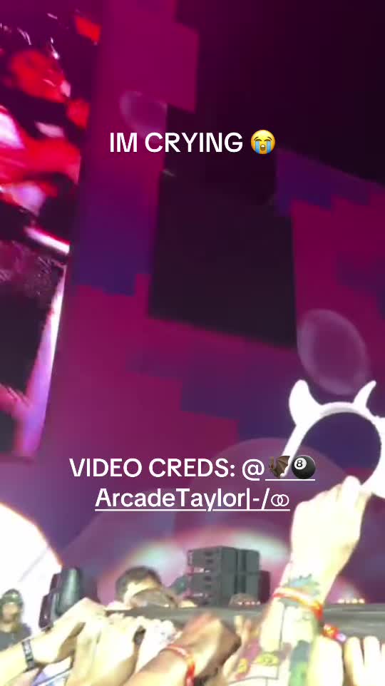 @IC¥ 💙🤍💛🩷