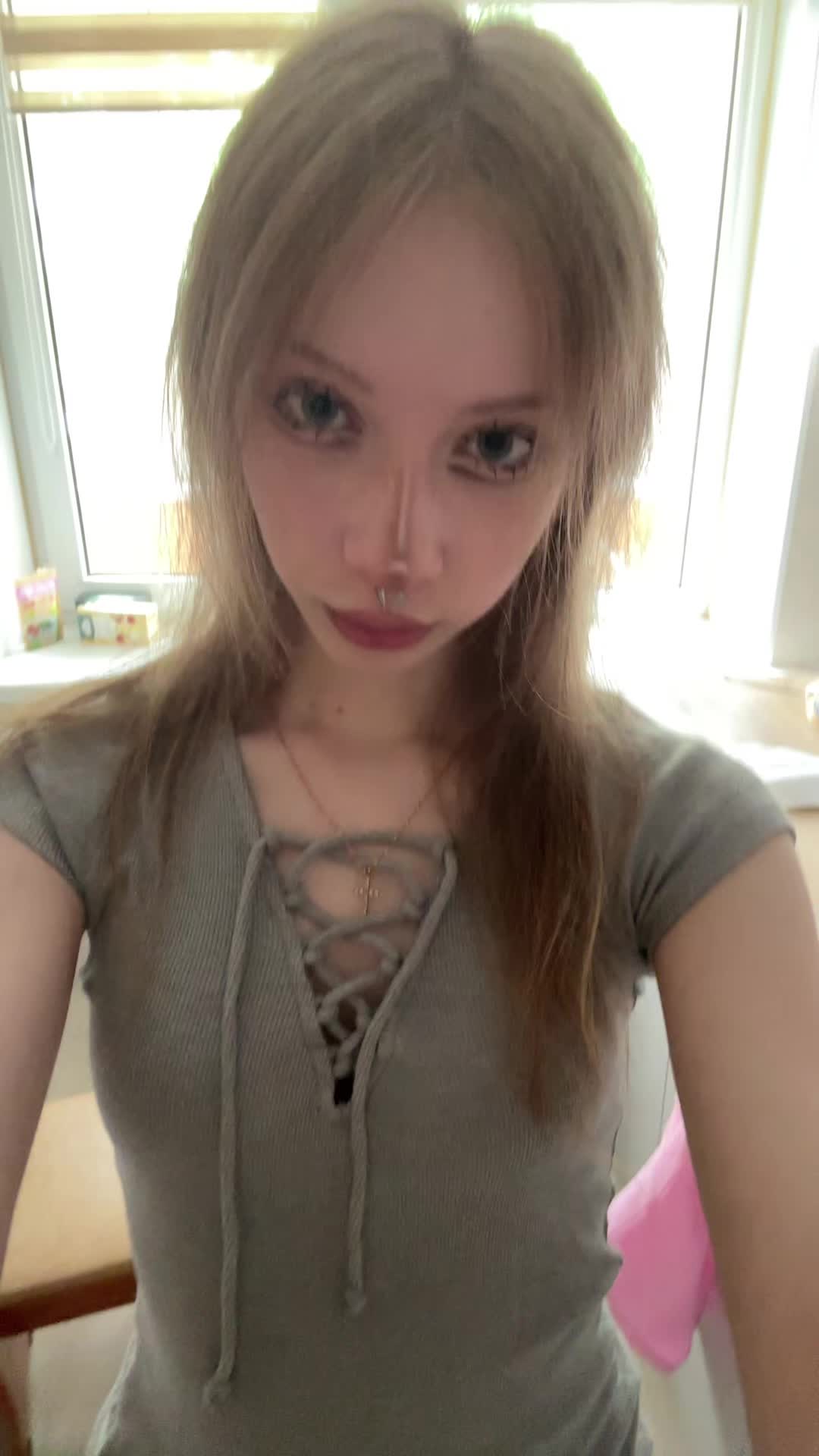 @>_*