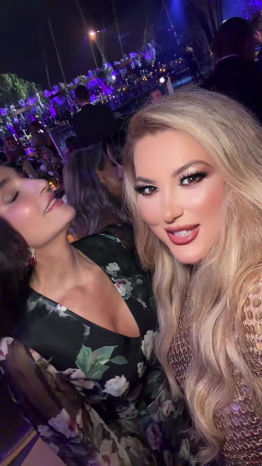 @Queen of Selfie