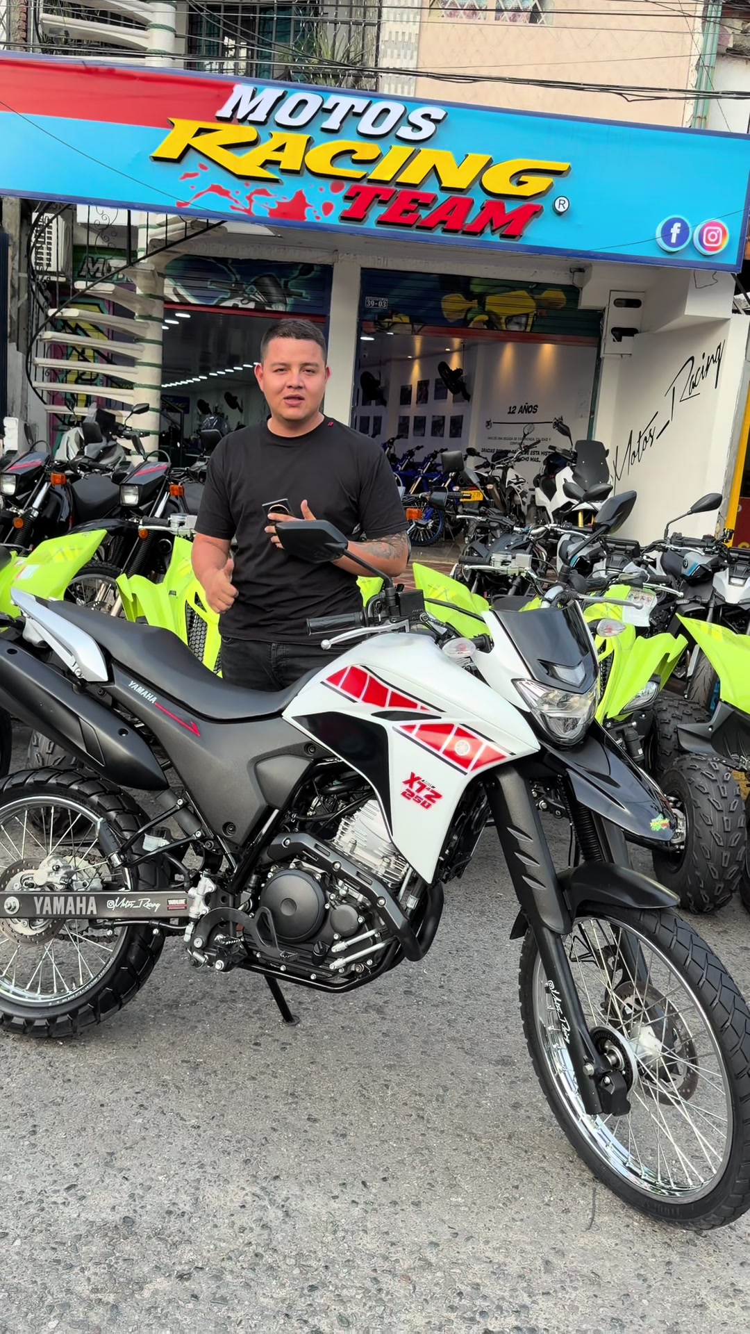 @Motos racing team