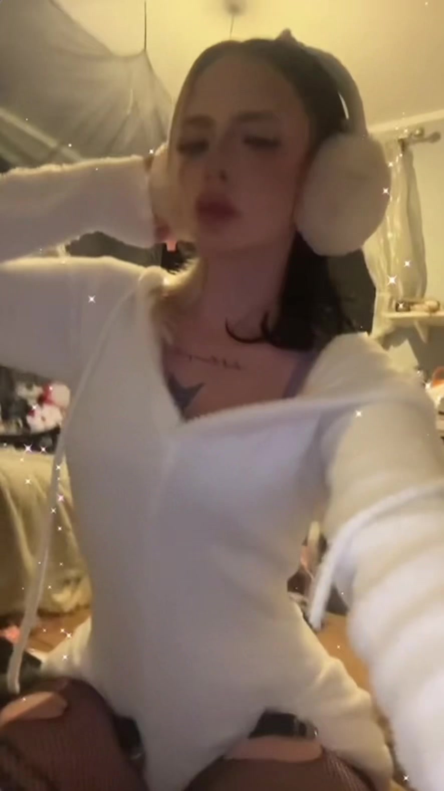 @<3