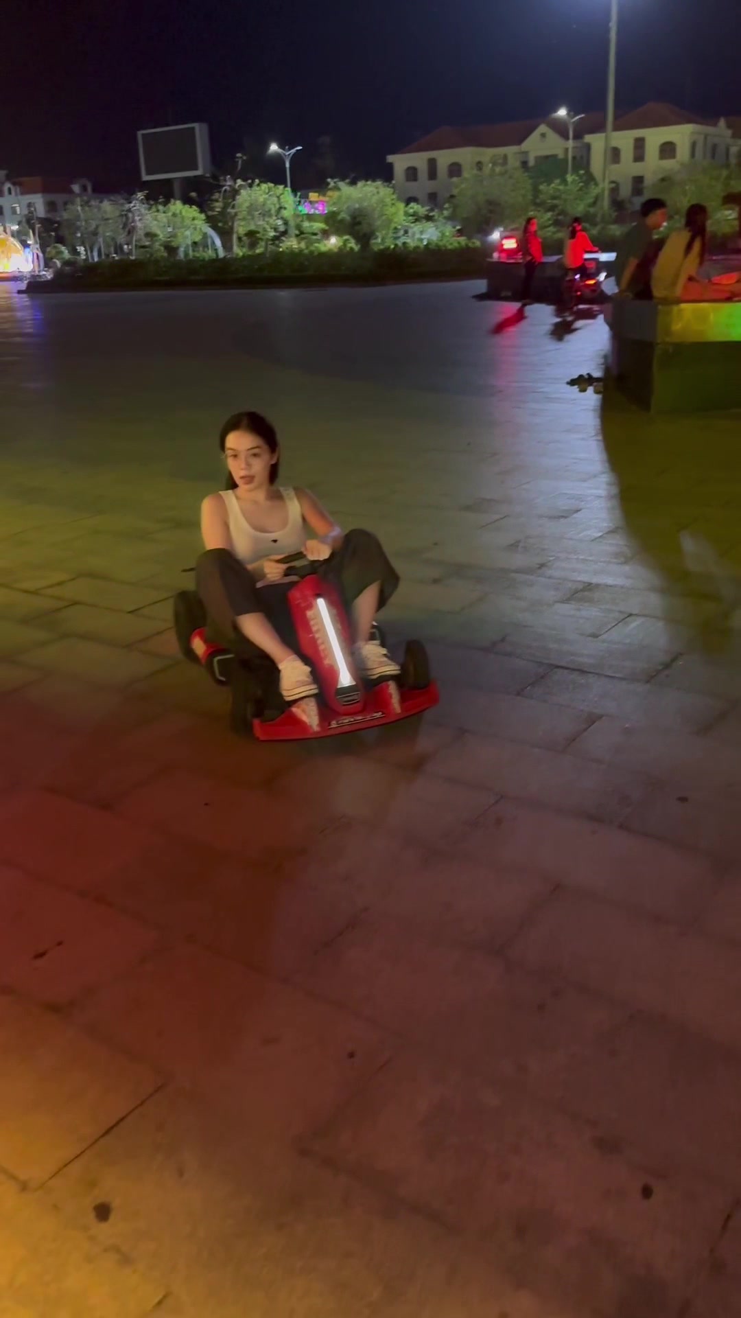 @Em Tr&acirc;m