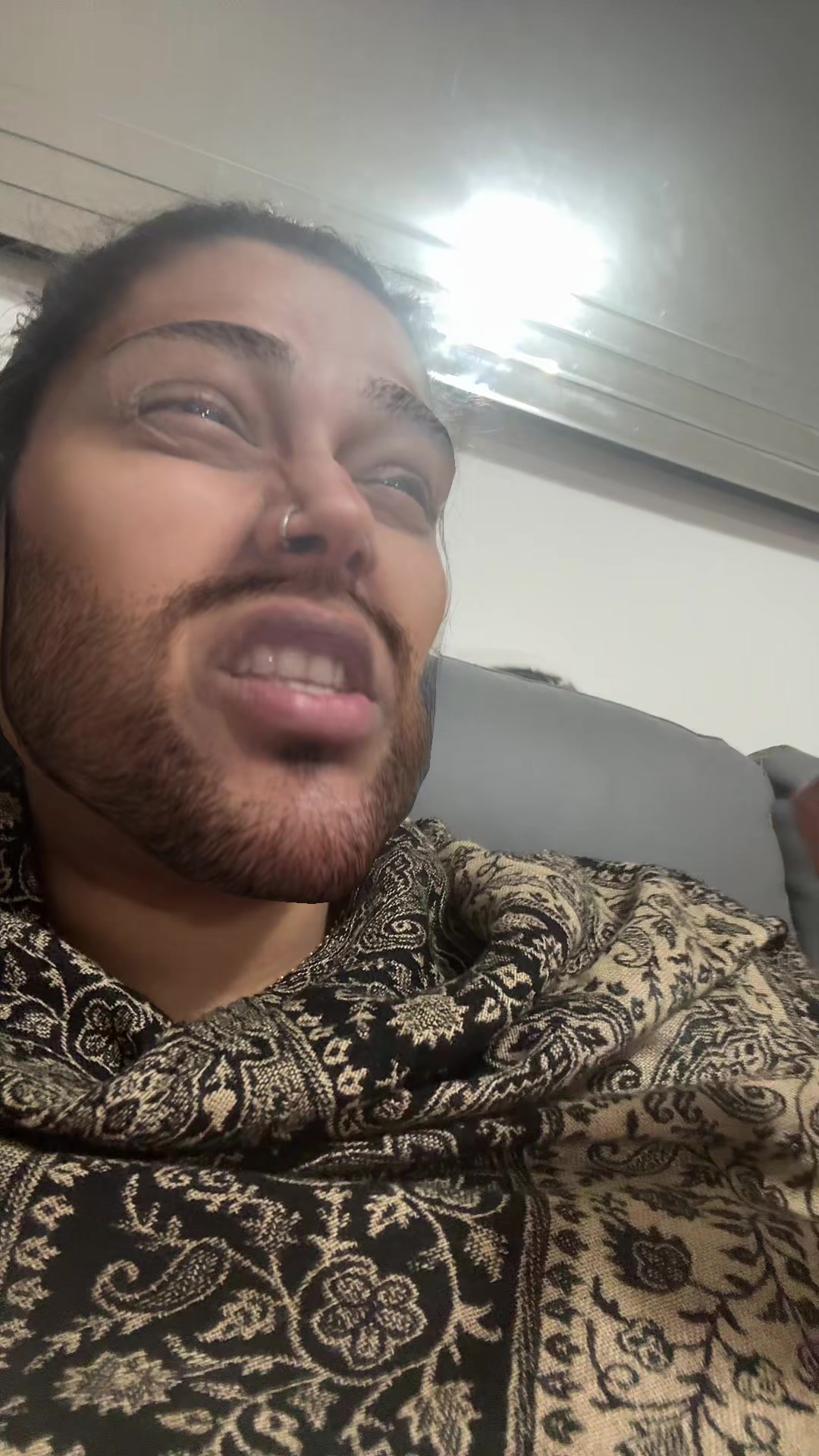 @🤫