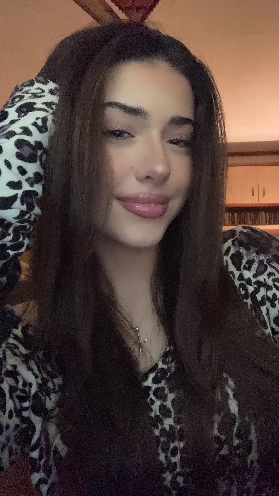 @👤
