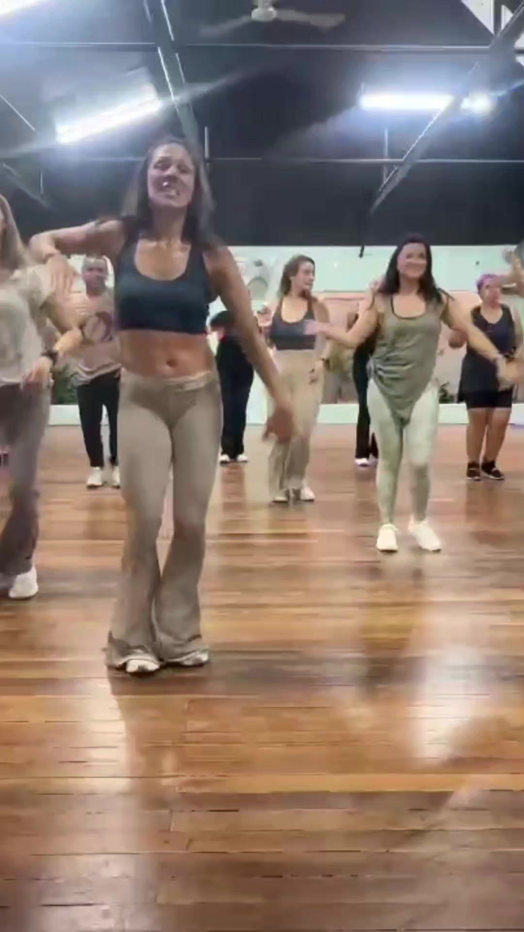 @Adriana Villalobos A