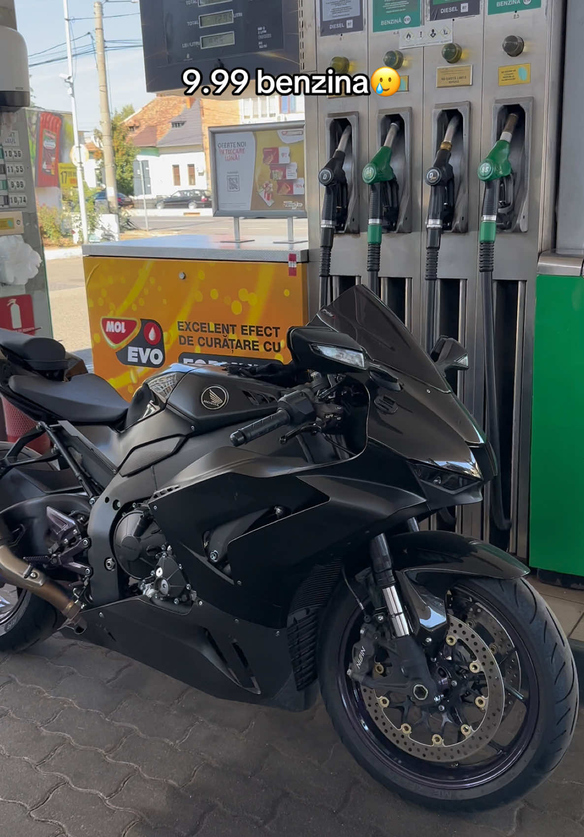 @Teodora | Fireblade RR-R