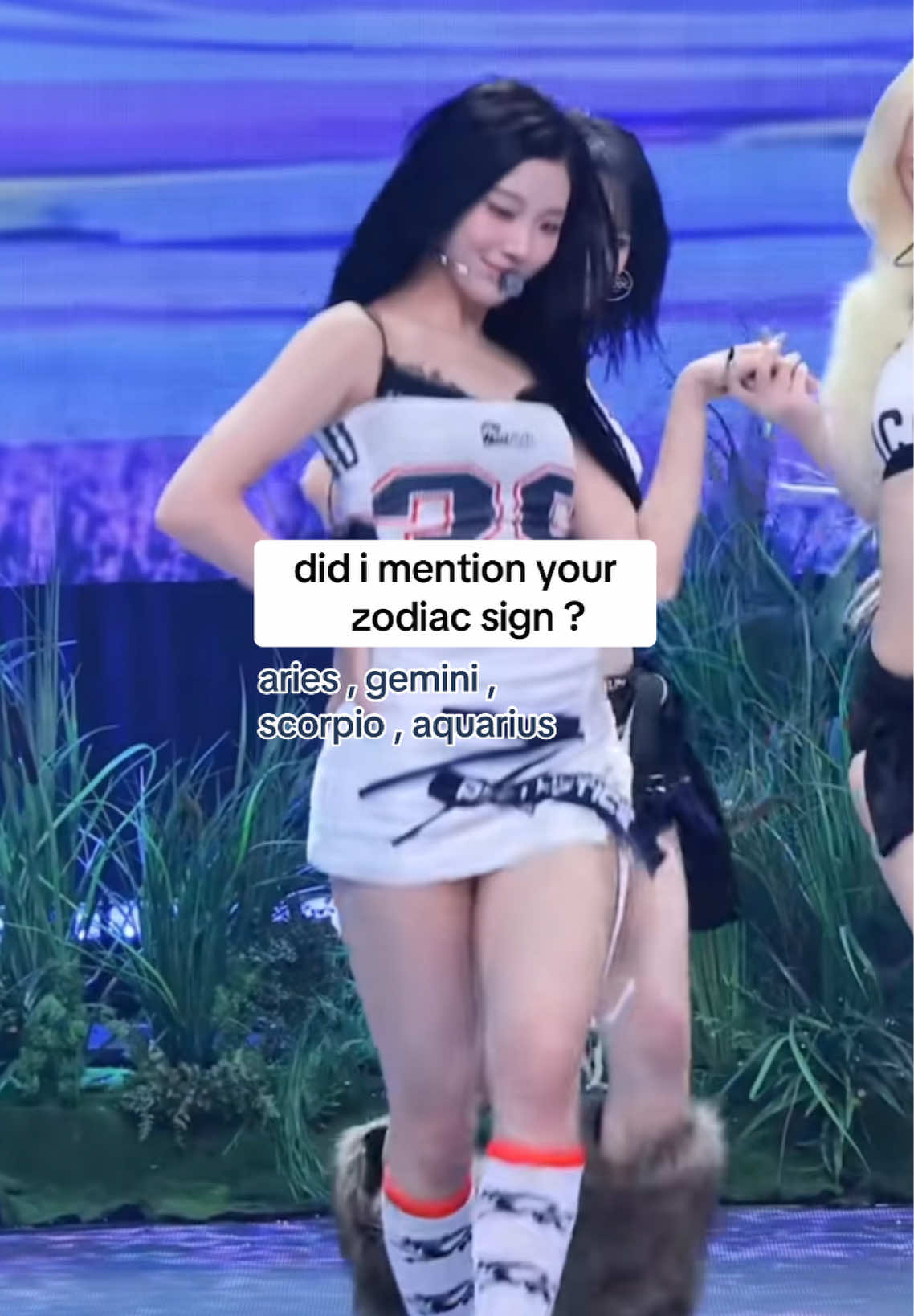 @⃟