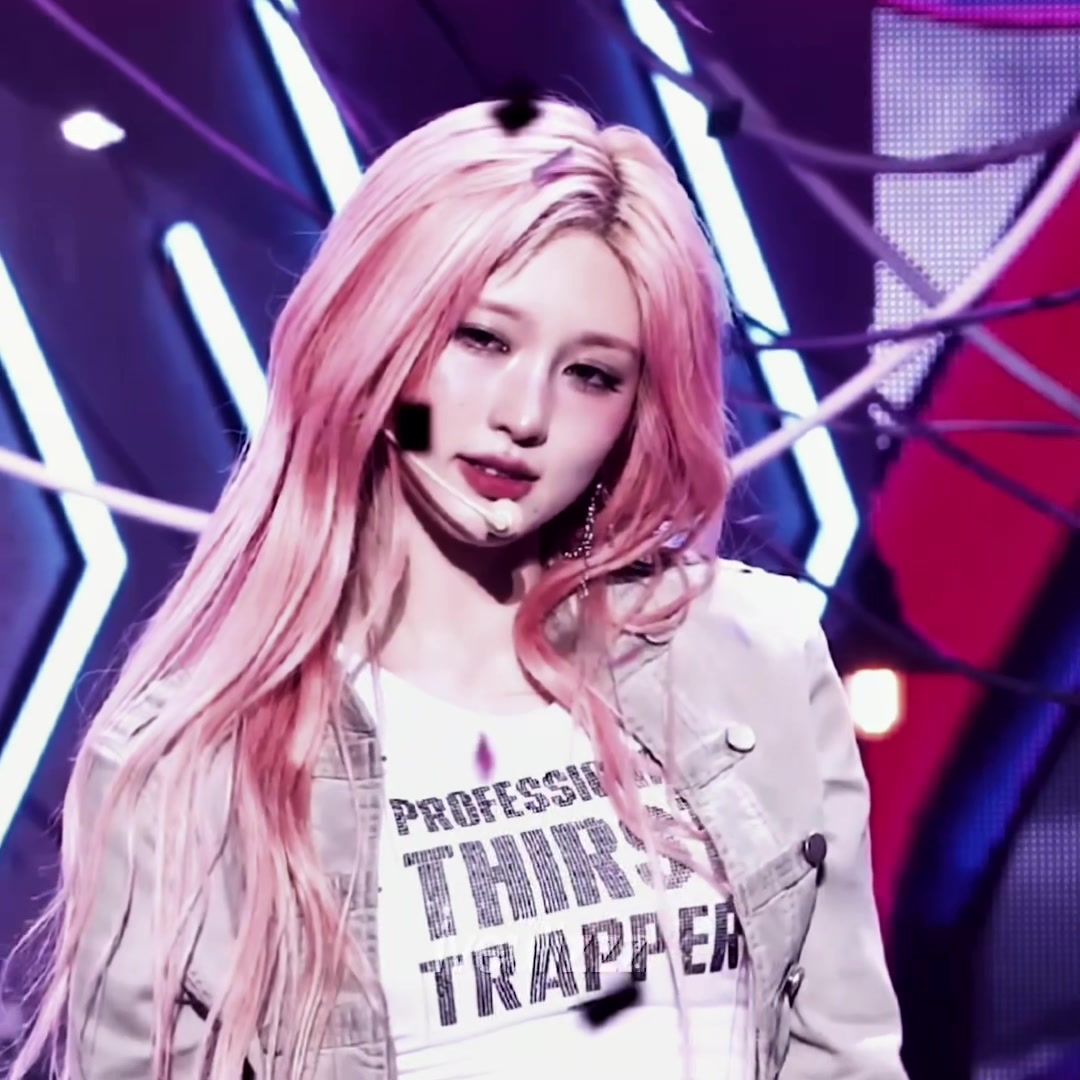 @vivi ❆。⋆❧