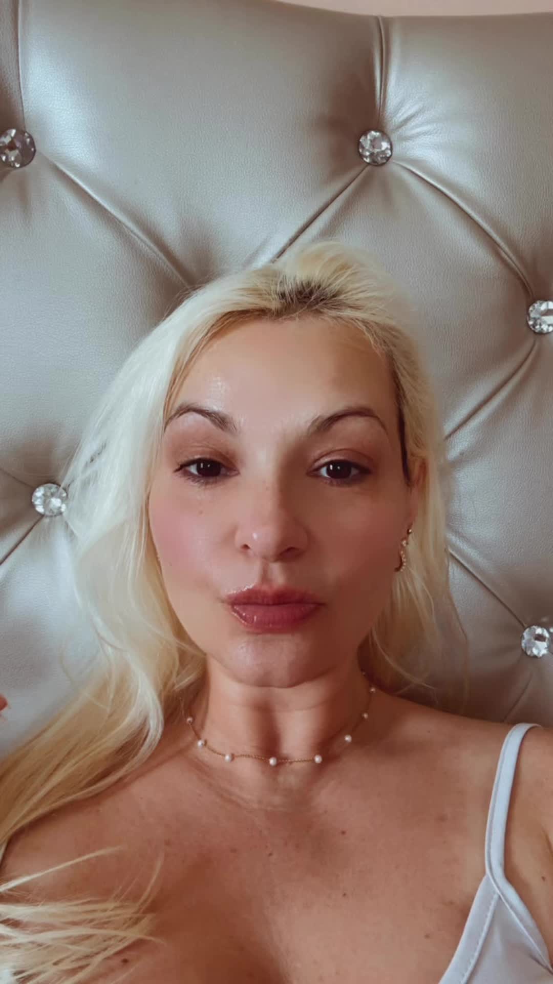 @DentureDiaries