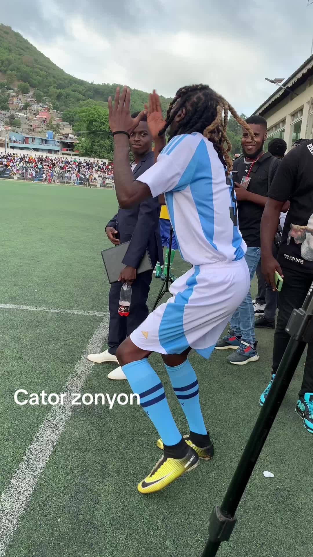@D&egrave;nyel&egrave;_promo18