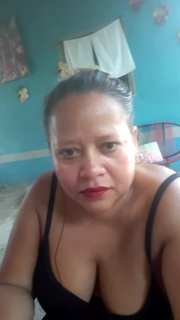@deniaflores19