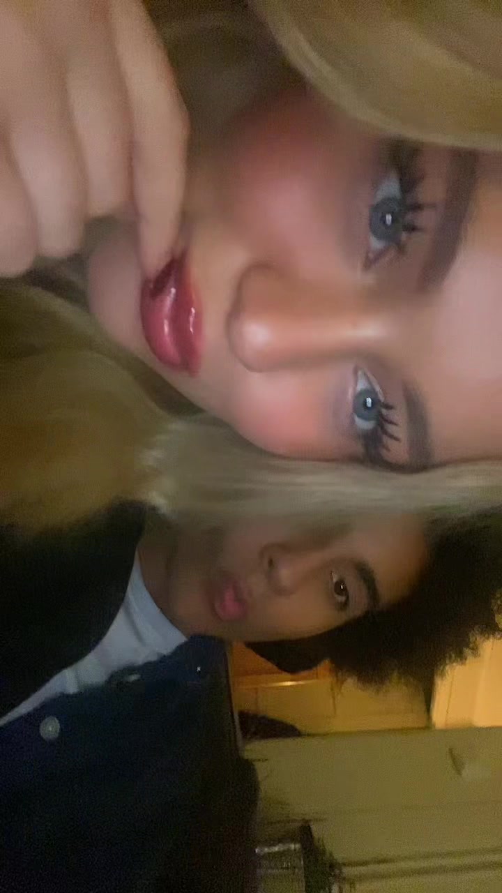 @ella hansson