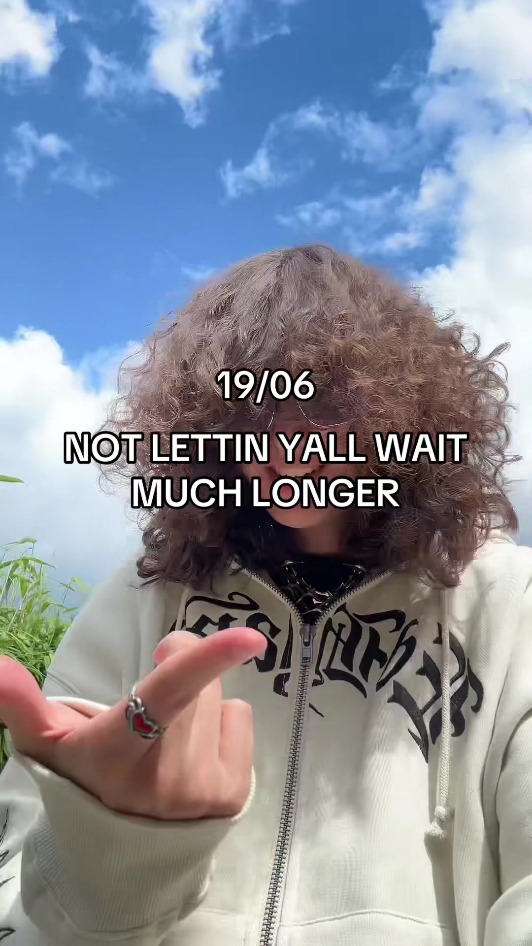 @Vyzer