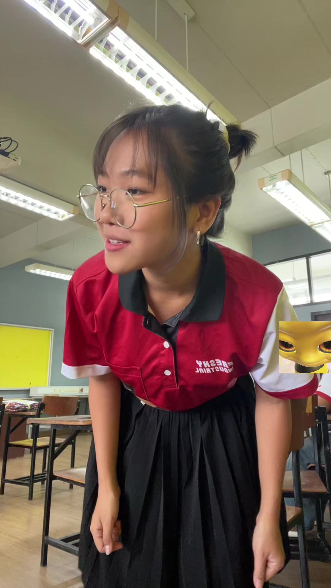 @เพื่อนเรียกเเว่นน