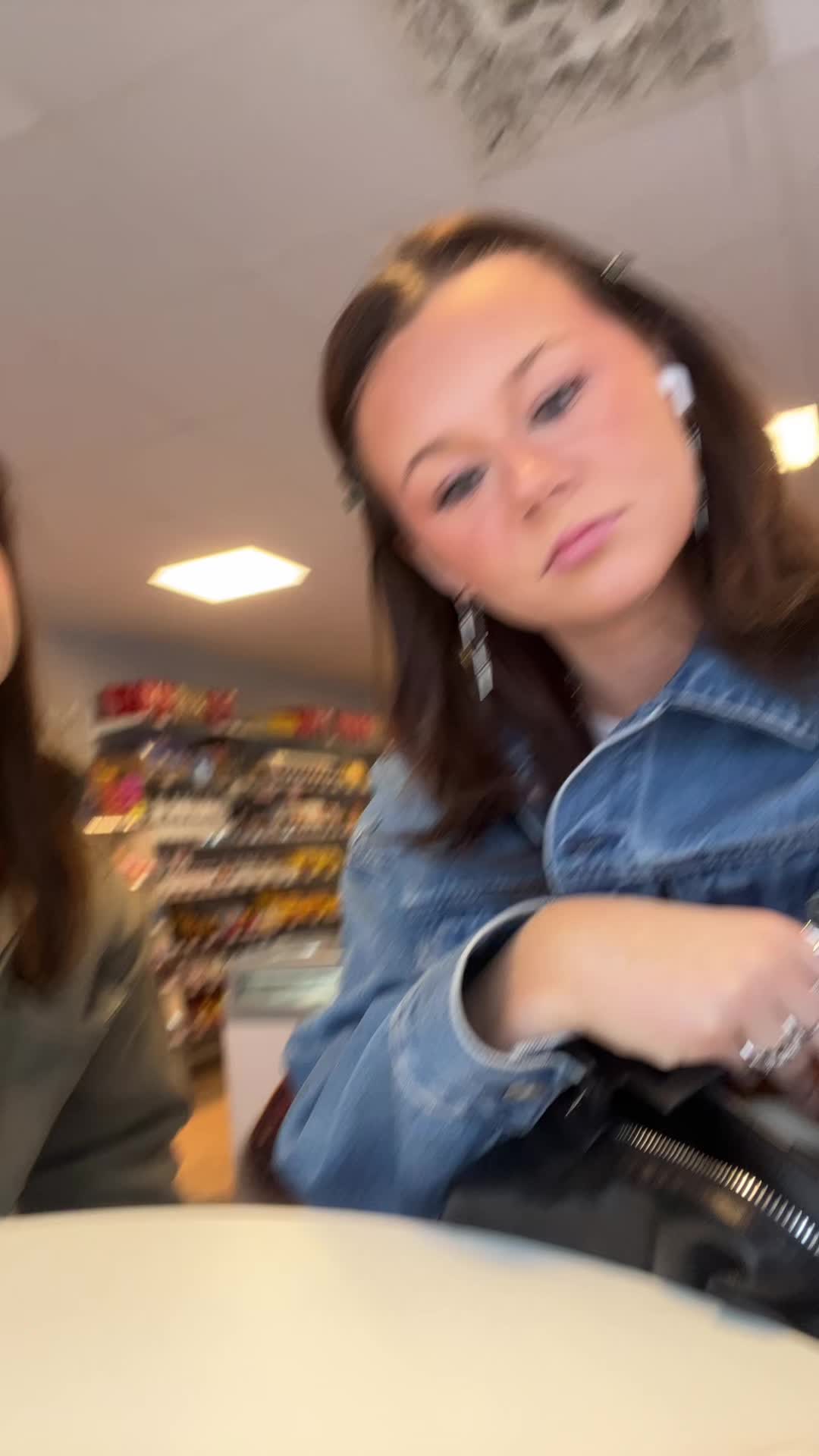 @Bella