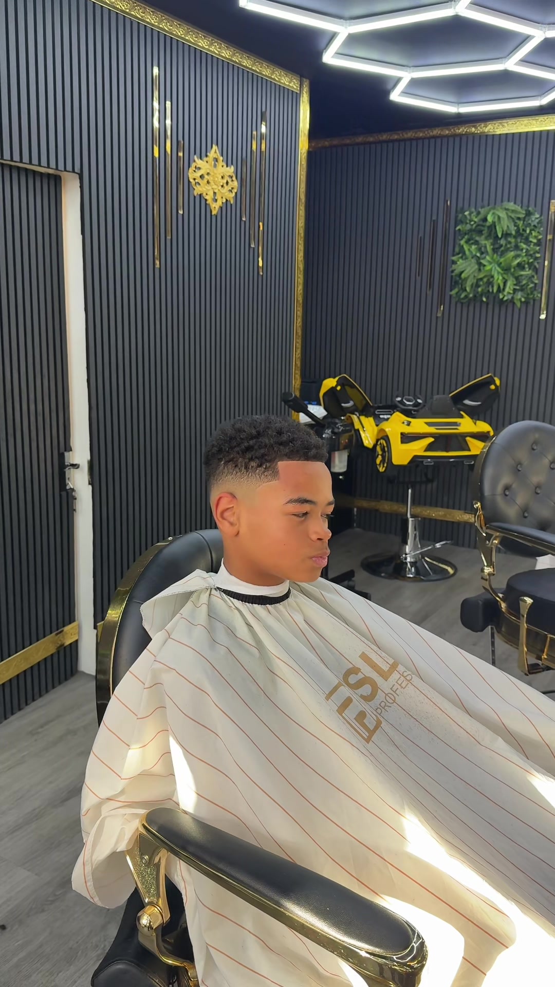 @Lin's Barbershop stalham