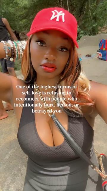 @EbonyWealthyWellness
