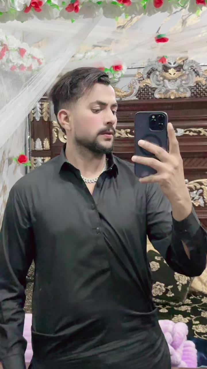@MUNDA🎭SAlKOTi🦅🎭