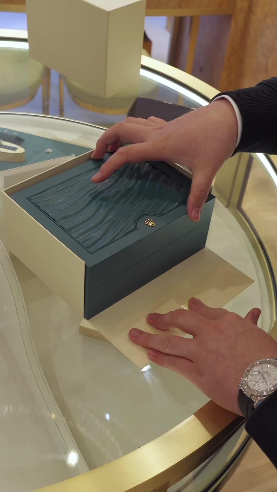 @Luxe Watches