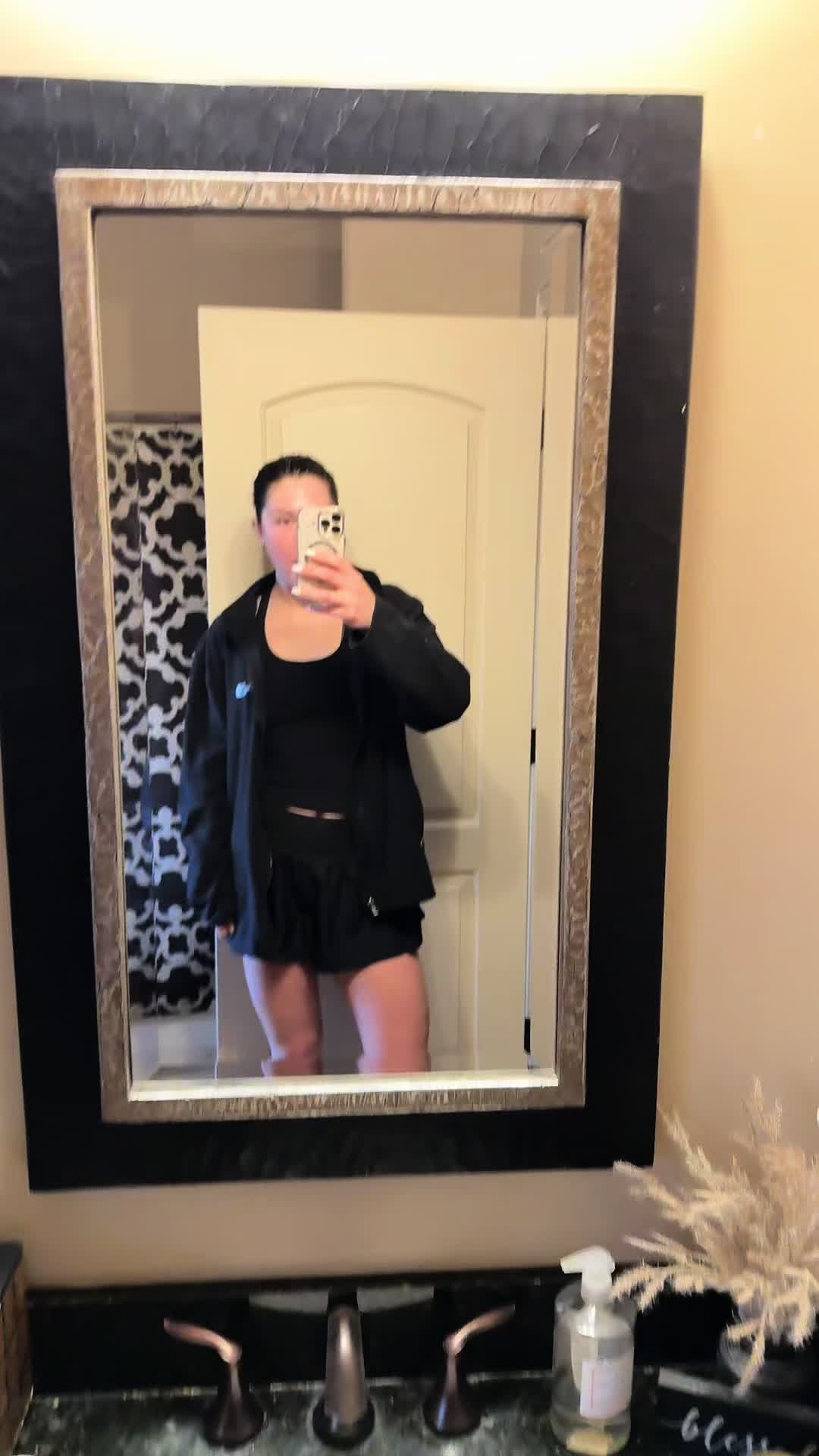 @_alliegray
