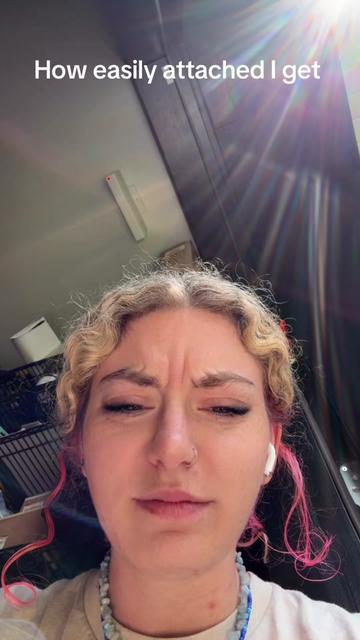 @curliefries_
