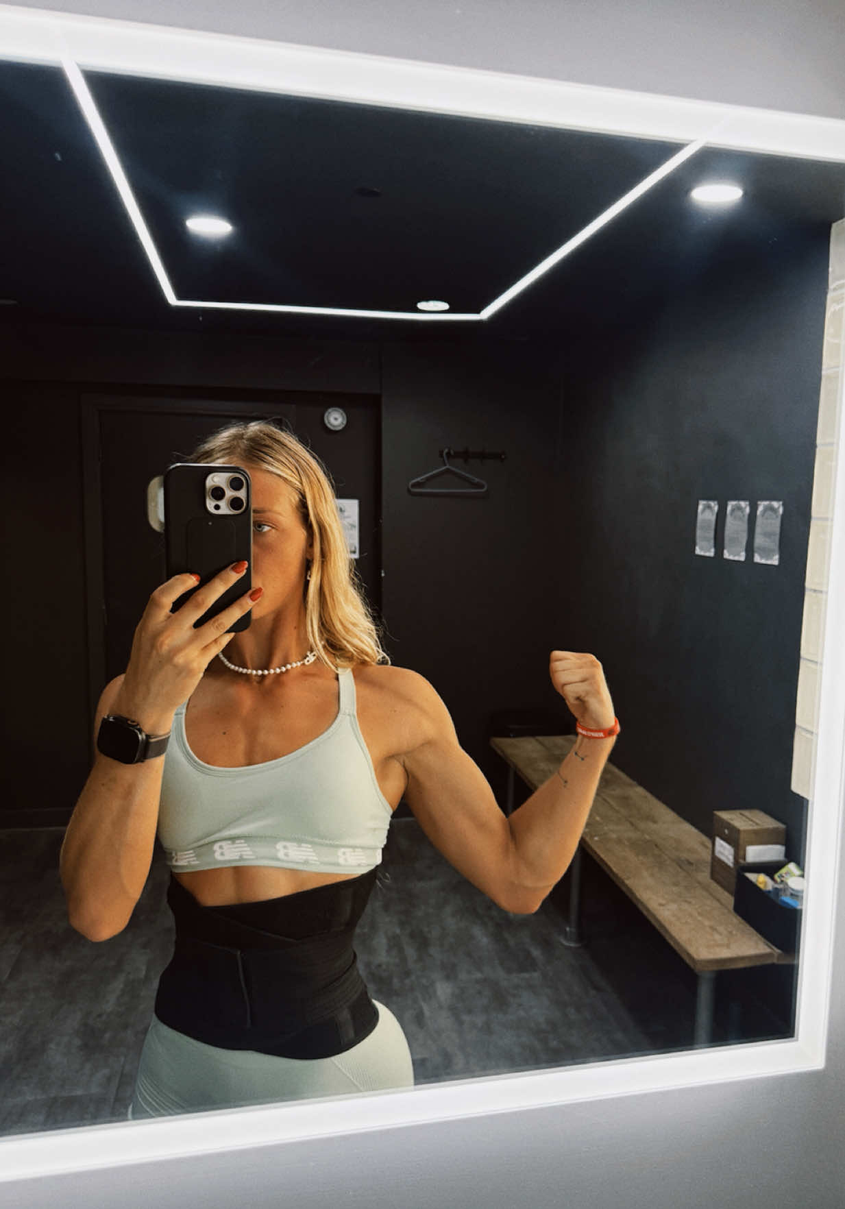 @ellourafit