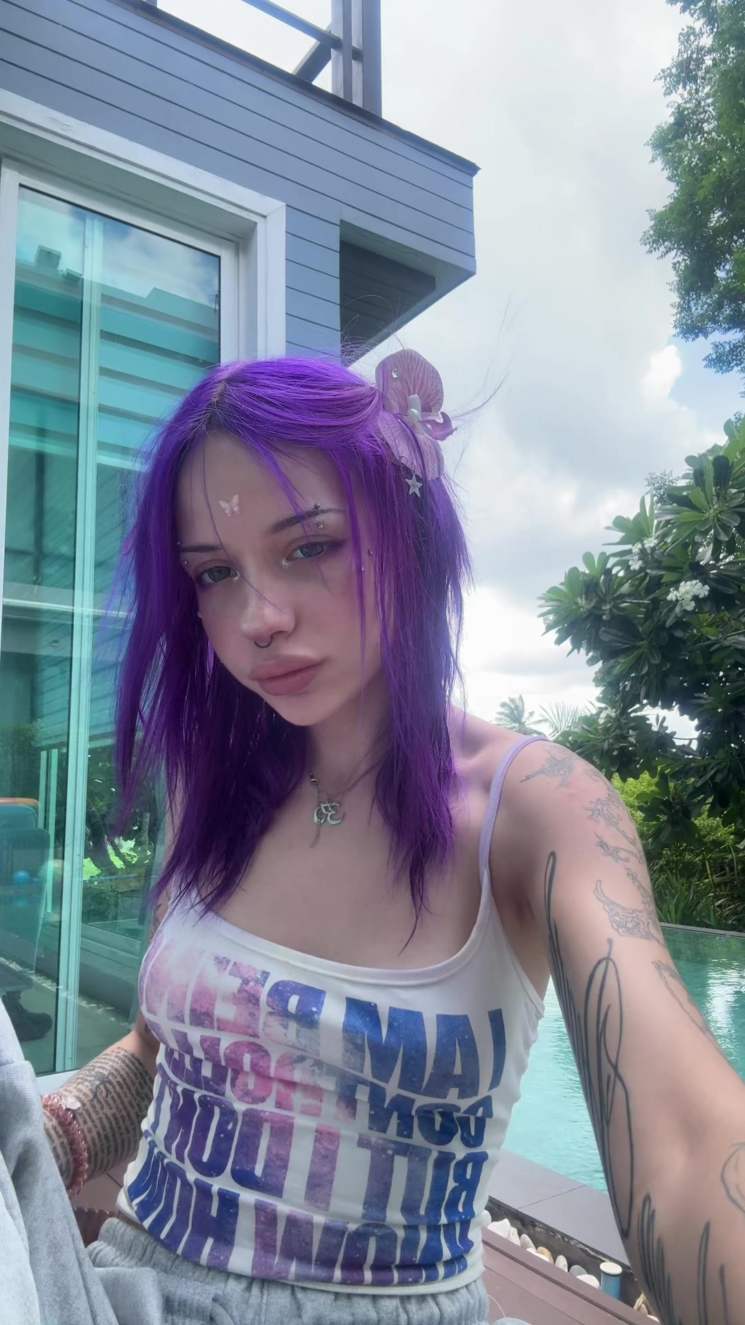 @exumi