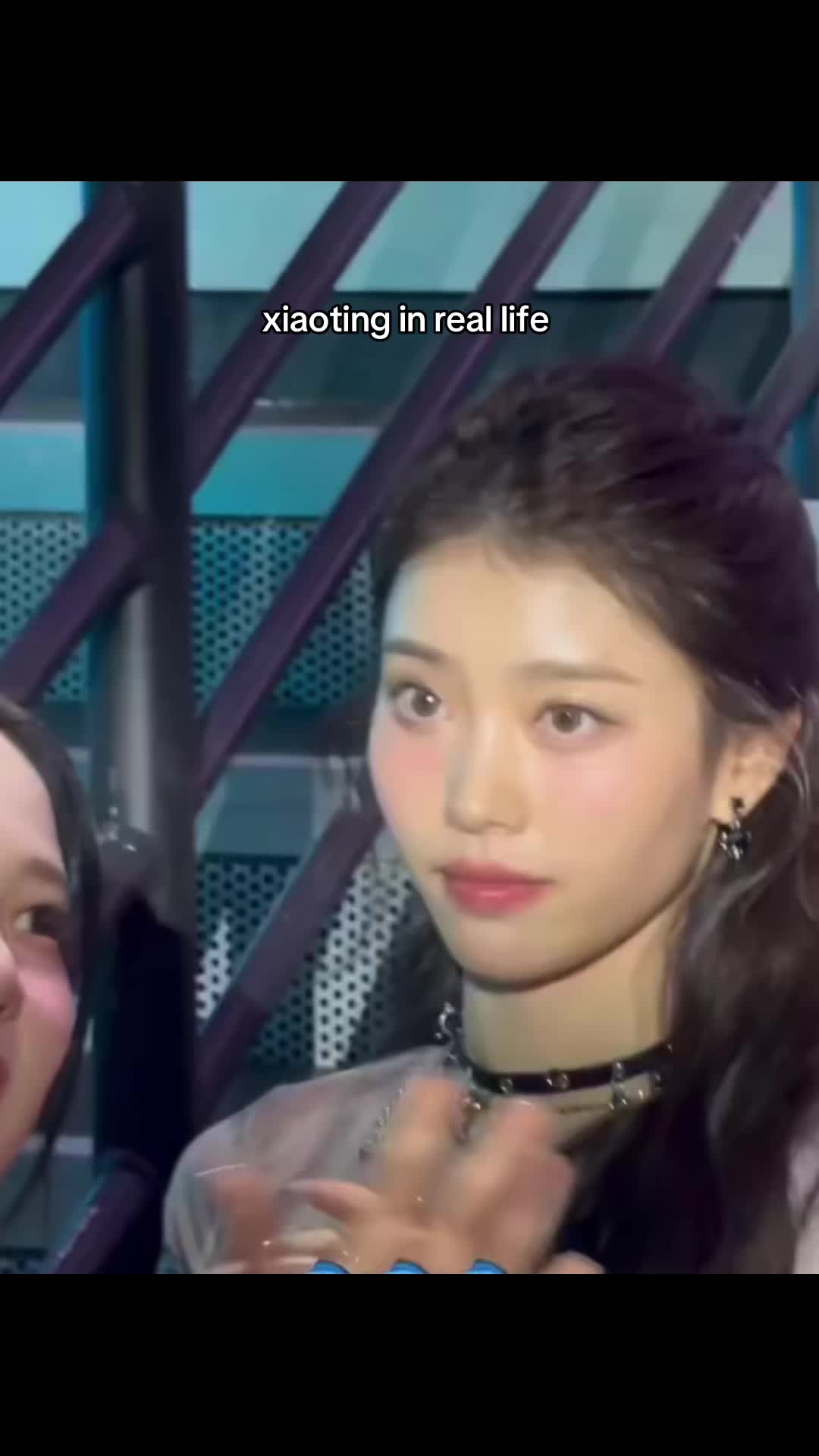 @~